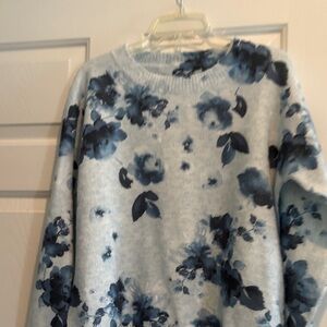 Elegant Floral Crew Neck Sweater